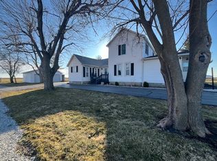 1233 E Hundred North Rd, Atwood, IL 61913