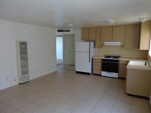 2nd image of 1214 E Clinton Ave APT 102