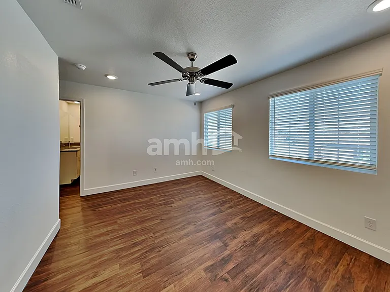 4215 W Saint Charles Ave — Photo 9