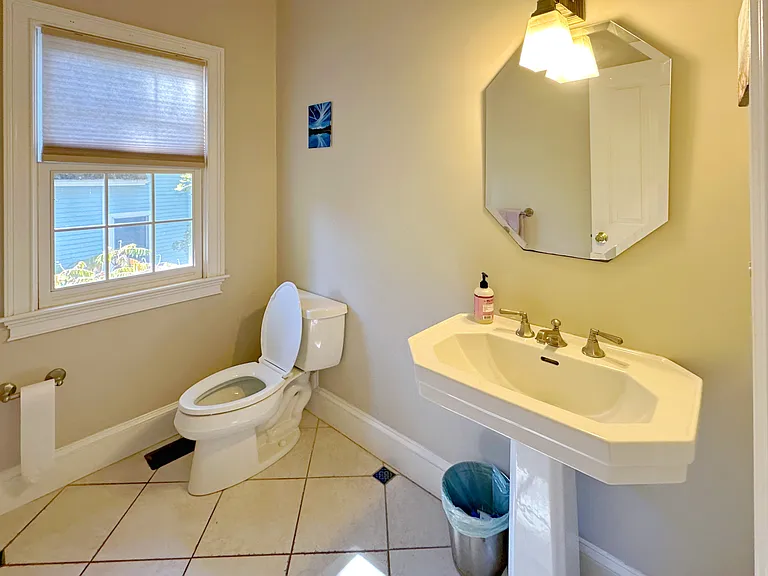 11 Oakland St — Photo 23