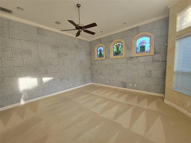 10209 Thurston Groves Blvd — Photo 53