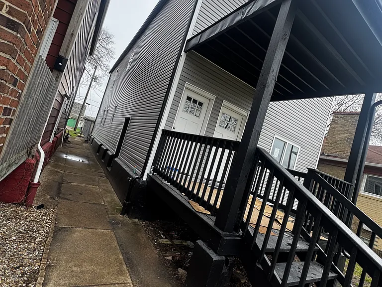 333-35 Marshall St #2 — Photo 1