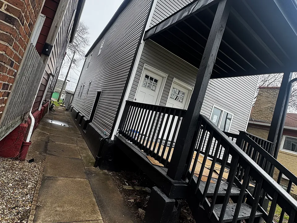 333-35 Marshall St #2