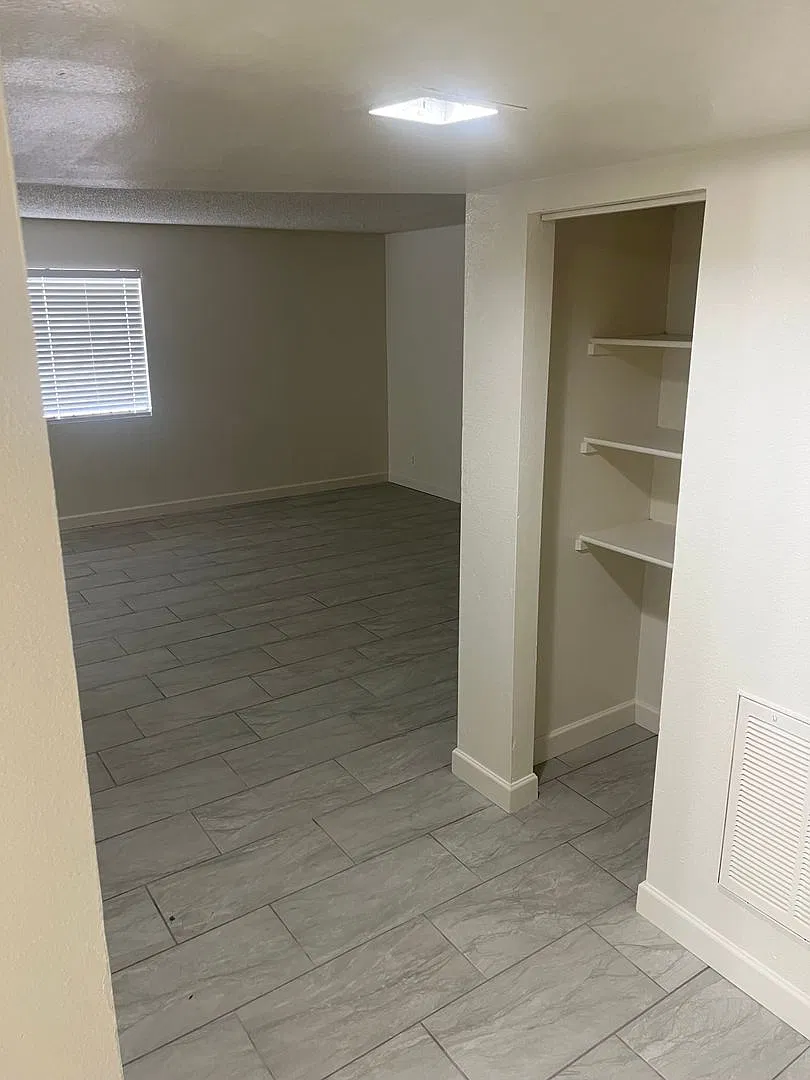 2 Bedroom 2 Bath Craig & Nellis — Photo 4