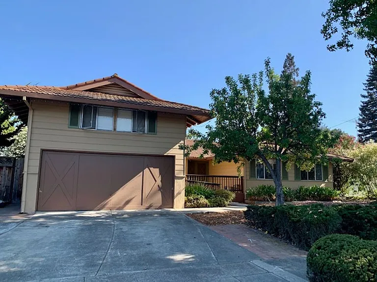 1014 Ticonderoga Dr — Photo 1