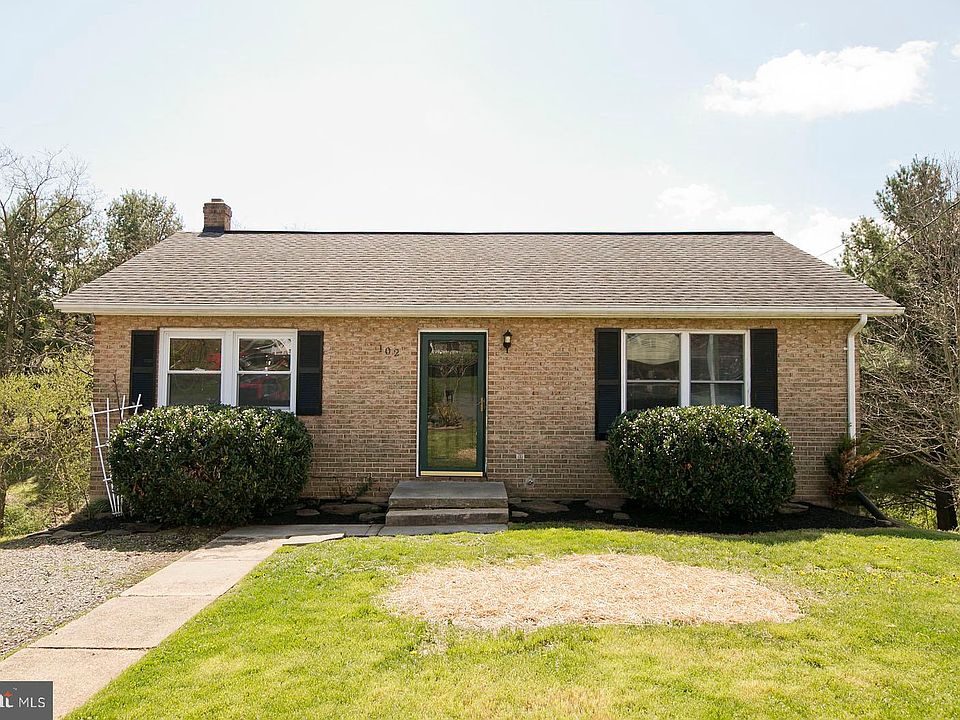 1st image of 102 Twin Hill Cir