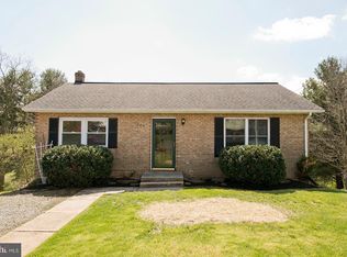 102 Twin Hill Cir, Winchester, VA 22602
