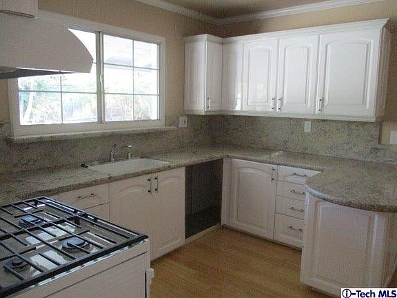 4th image of 1128 S Shadydale Ave