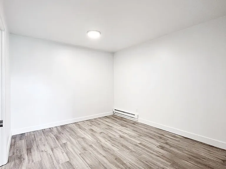 Village Vista Apartments — Photo 59