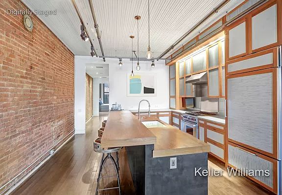 3rd image of 451 West Broadway