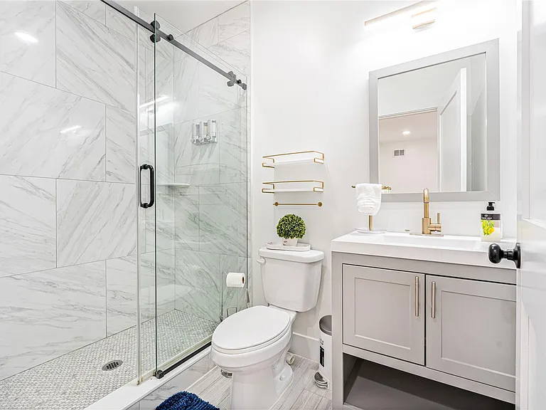 185 Gates Ave #2 — Photo 5