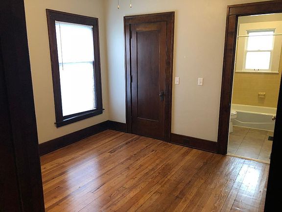 5th image of 616 Atwood St NE #1