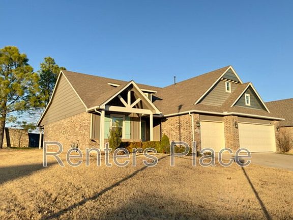 3rd image of 1402 E New Orleans Pl