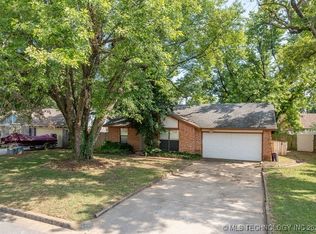 8814 E 134th St S, Bixby, OK 74008