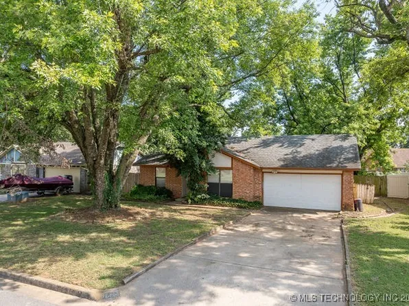 8814 E 134th St S, Bixby, OK 74008