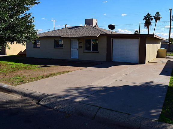 3rd image of 3419 W Solano Dr N