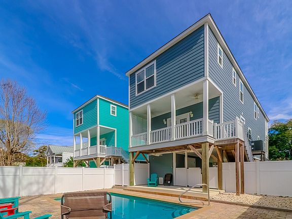 5th image of 407 5th Ave. N #aka: 'Coastal Haven'