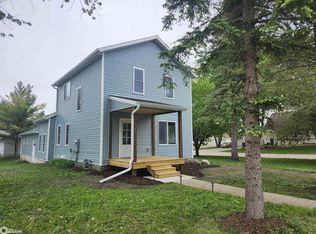 607 E Main St, Lake Mills, IA 50450