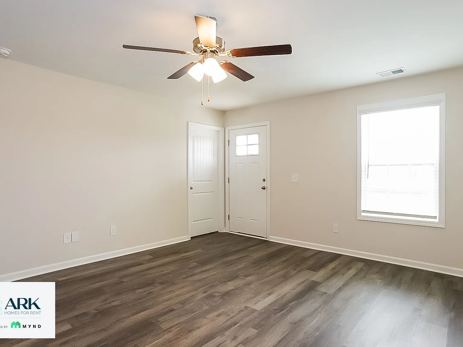 3 bed, 2.0 bath, 1300 sqft, $1,797 — Photo 4