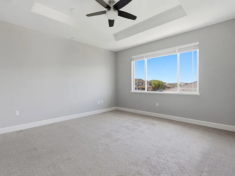 453 Diamond Peak Ln — Photo 35