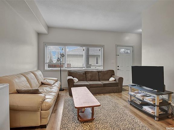 3rd image of 1703 Patrick CRESCENT