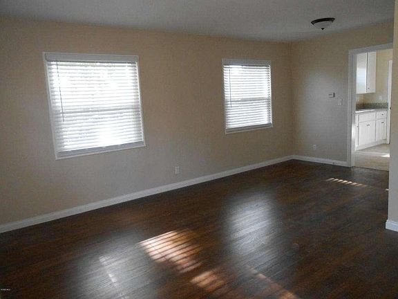 3rd image of 280 N Dos Caminos Ave