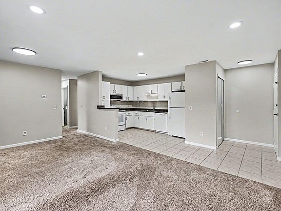 4th image of 15142 Seagull Dr #17