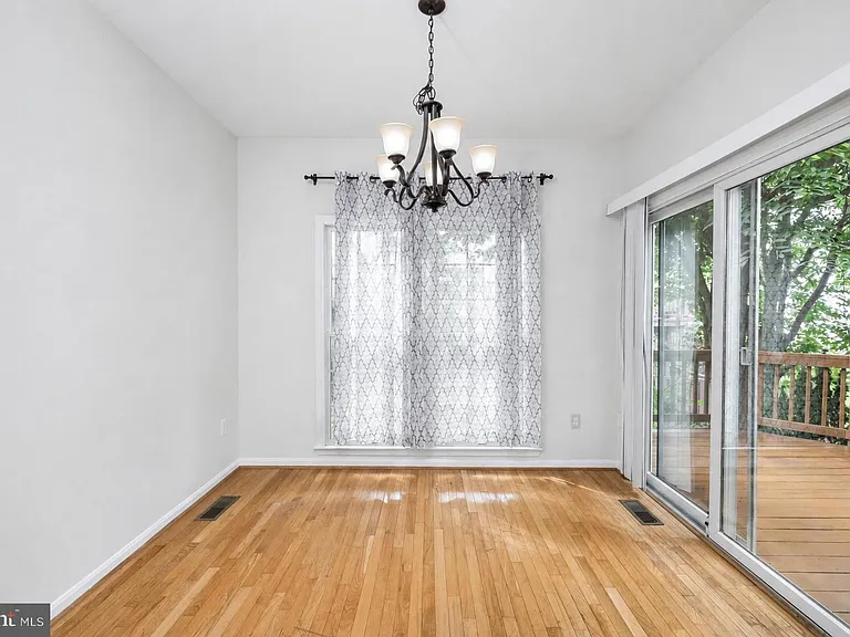 3940 Kathryn Jean Ct — Photo 17