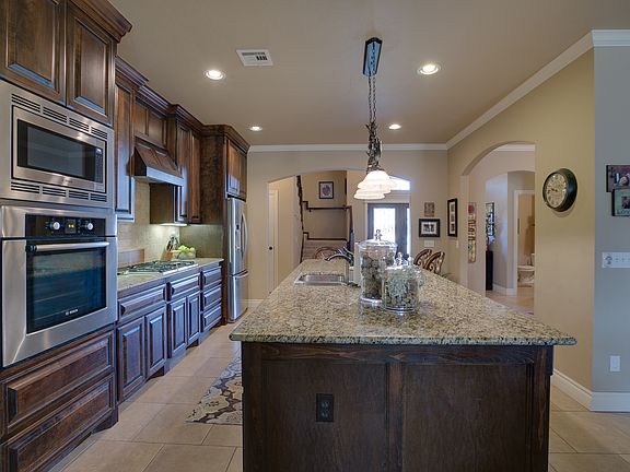 4th image of 16212 Scissortail Dr