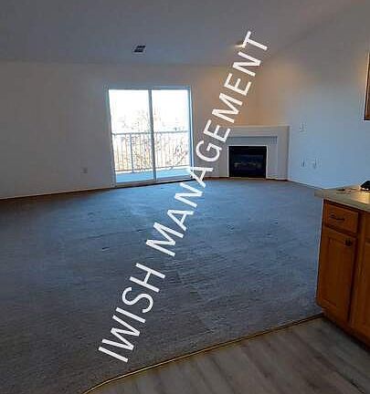 3rd image of 401 Linden Dr APT E