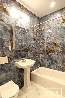 Rented by Grand & Co. | media 5