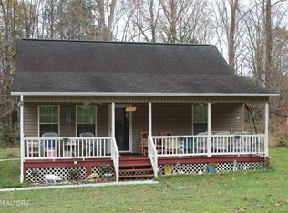 161 Woods Cir, Caryville, TN 37714