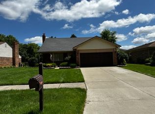 7356 Hedgerow Ct, Canton, MI 48187