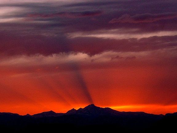 Sunset view of Longs Peak