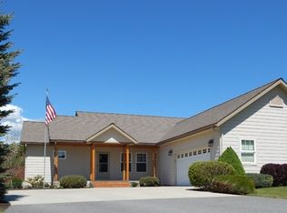 212 Krystal Loop Dr, Sagle, ID 83860