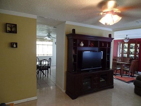 2nd image of 402 E Vista Dr