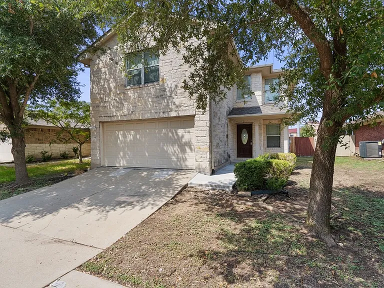 3417 Savage Springs Dr — Photo 2