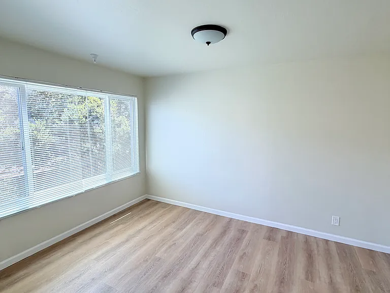 222 N Willard St #3 — Photo 4