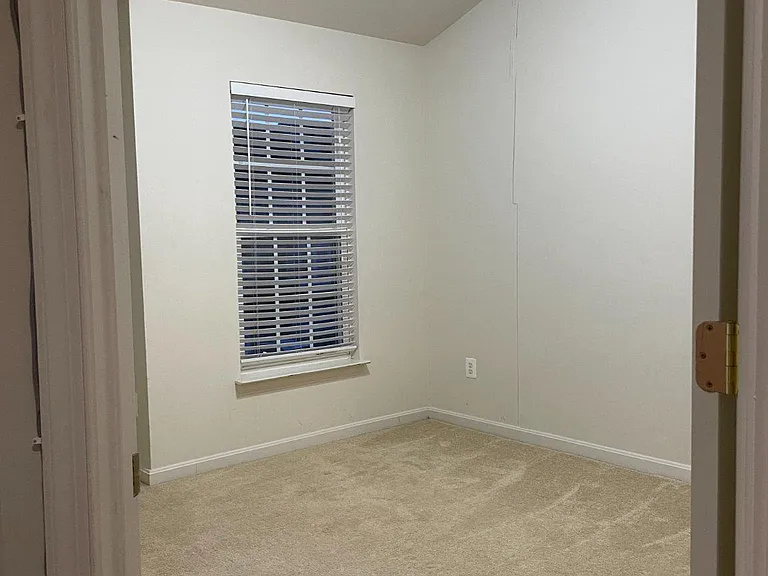18405 Sierra Springs Sq — Photo 23