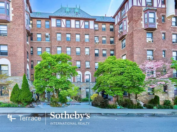 77-16 Austin Street image 1 of 18