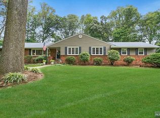 7 Lark Ln, Montvale, NJ 07645