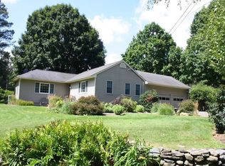 146 W Dover Rd, Pawling, NY 12564