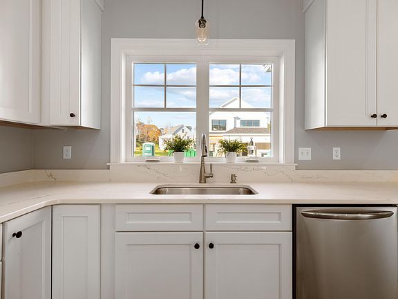 5th image of 2 Goldfinch Dr #44