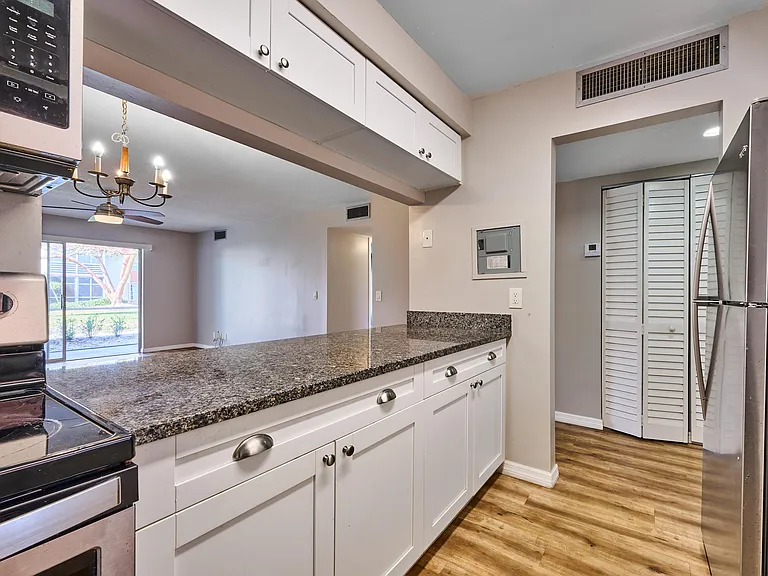 12021 W Greenway Dr — Photo 17