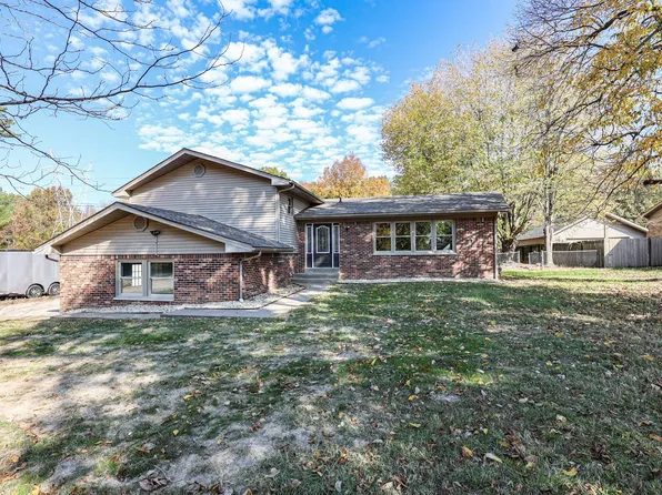 6740 Greenfield Dr, Paducah, KY 42003