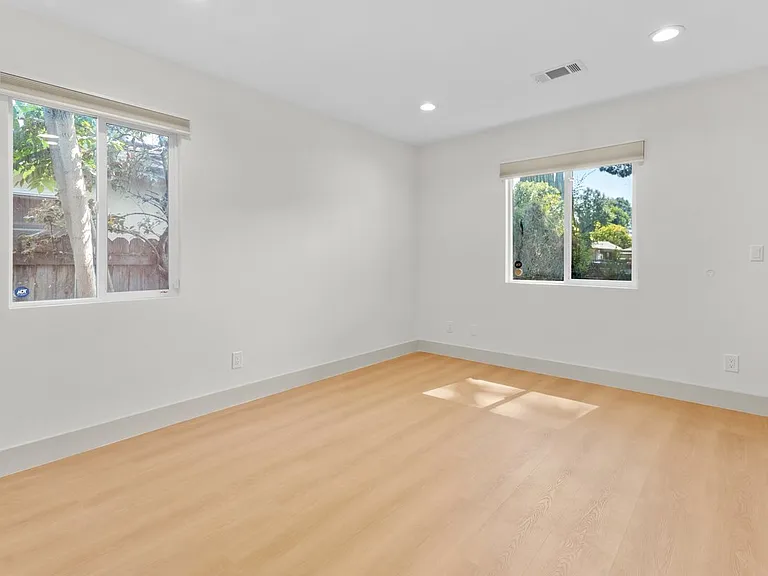 4469 Matilija Ave — Photo 14