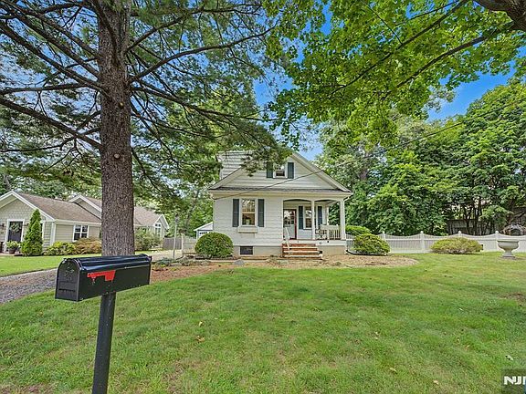 3rd image of 41 Poplar St