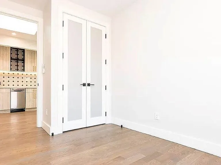 1079 Lafayette Ave #406 — Photo 12
