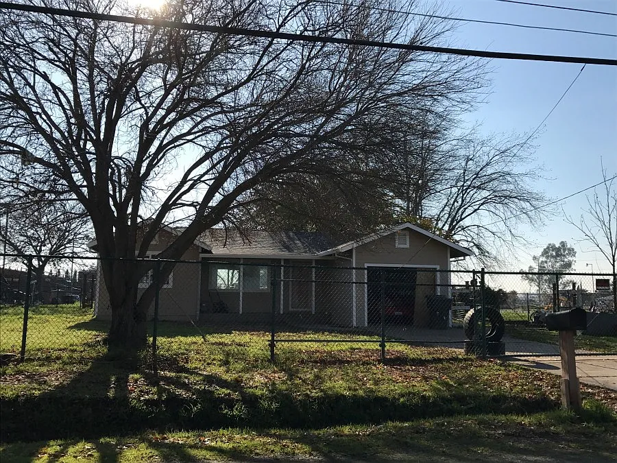 3432 I St photo 1