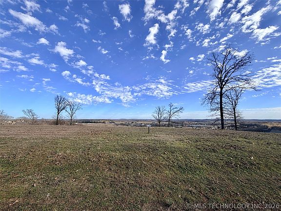 4th image of 777 Ridgeview Dr